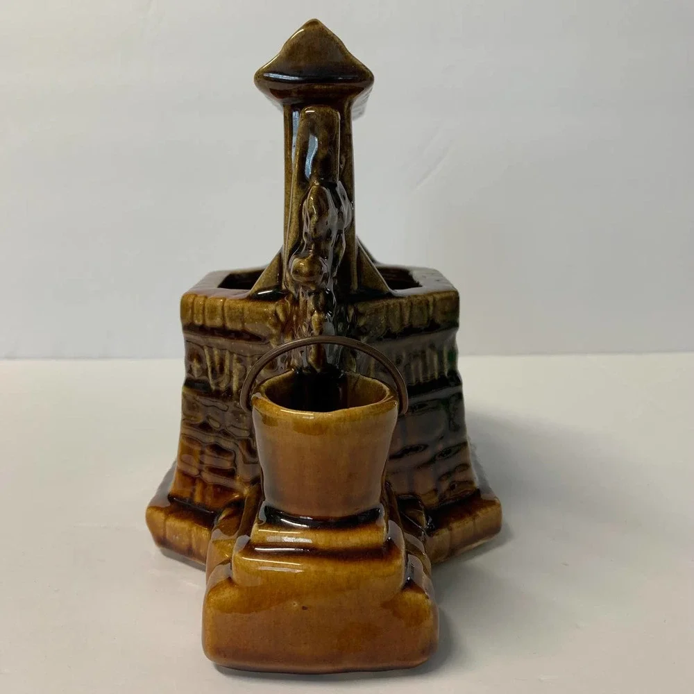 McCOY Vintage Wishing‎ Well Planter
